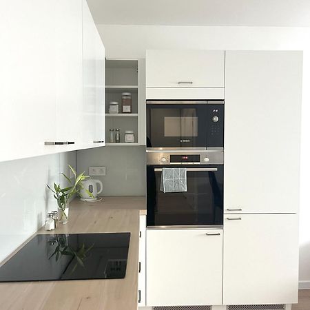 Elegant Escape Apartment III - Free Parking, Easy Access To City Center Братислава Экстерьер фото