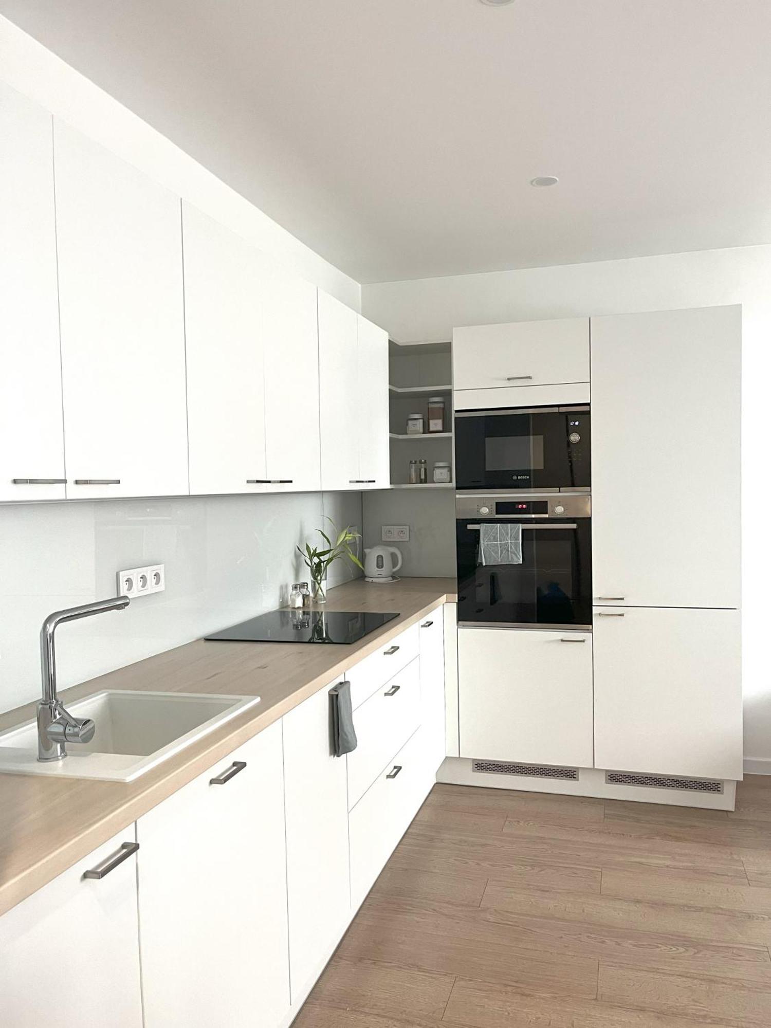 Elegant Escape Apartment III - Free Parking, Easy Access To City Center Братислава Экстерьер фото