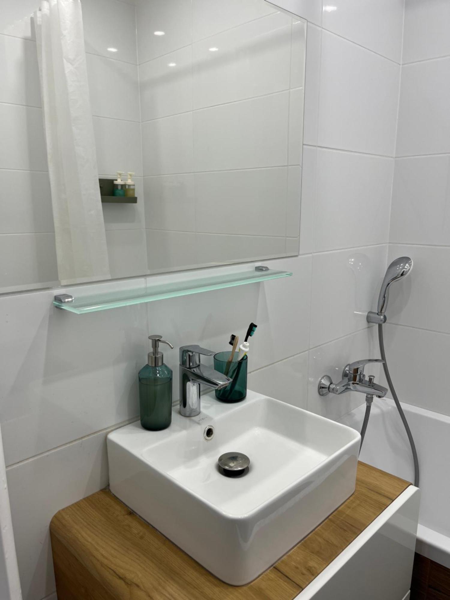 Elegant Escape Apartment III - Free Parking, Easy Access To City Center Братислава Экстерьер фото